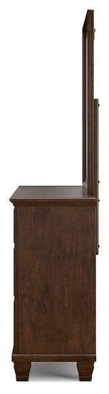 Side view of Danabrin dresser