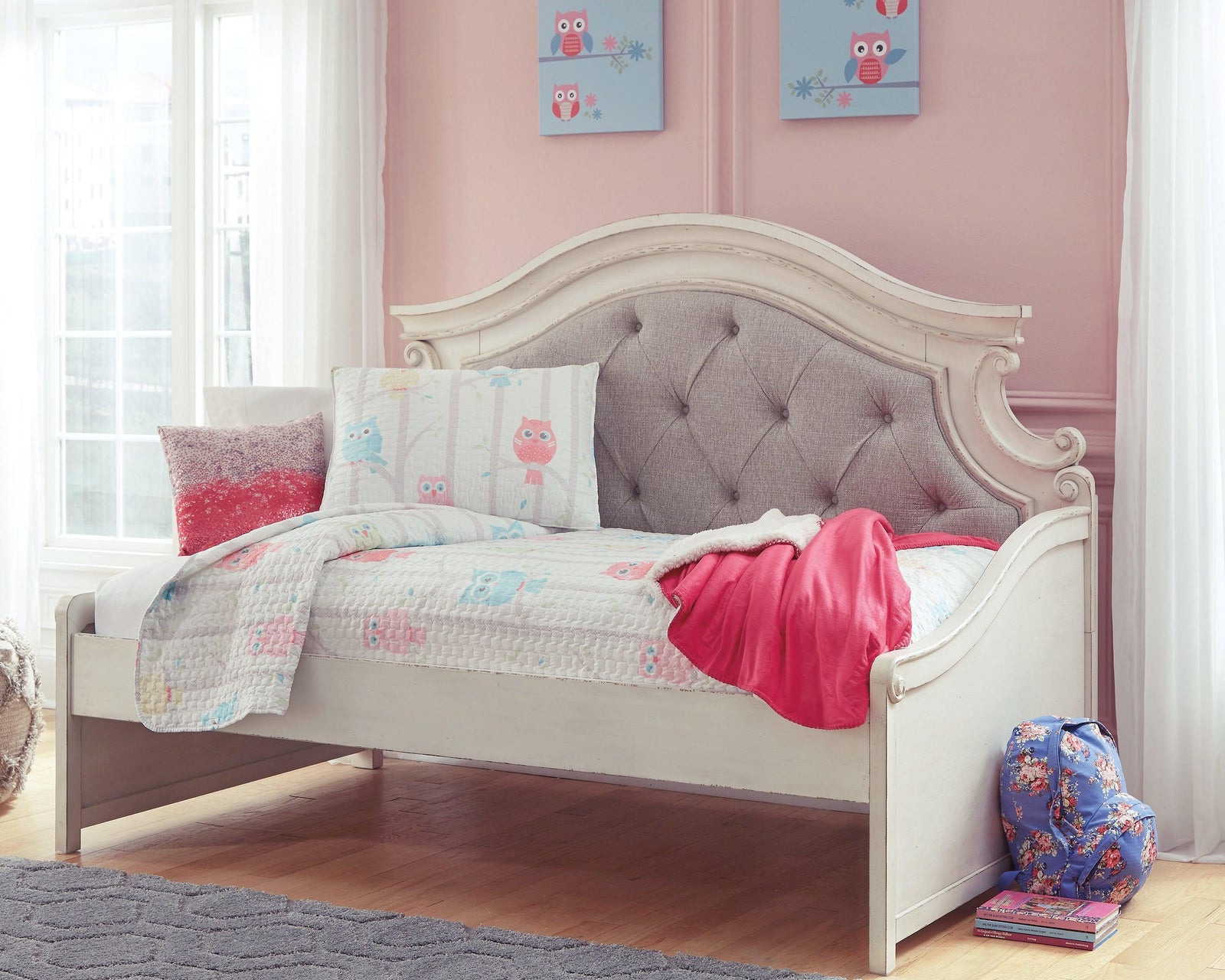 Realyn Chipped White Twin Day Bed - Ella Furniture