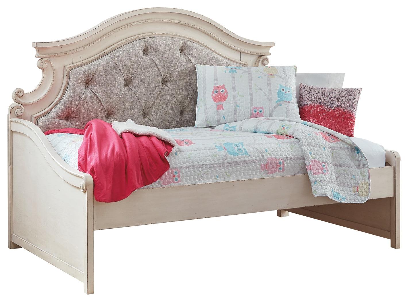 Realyn Twin Daybed close-up of tufted upholstery