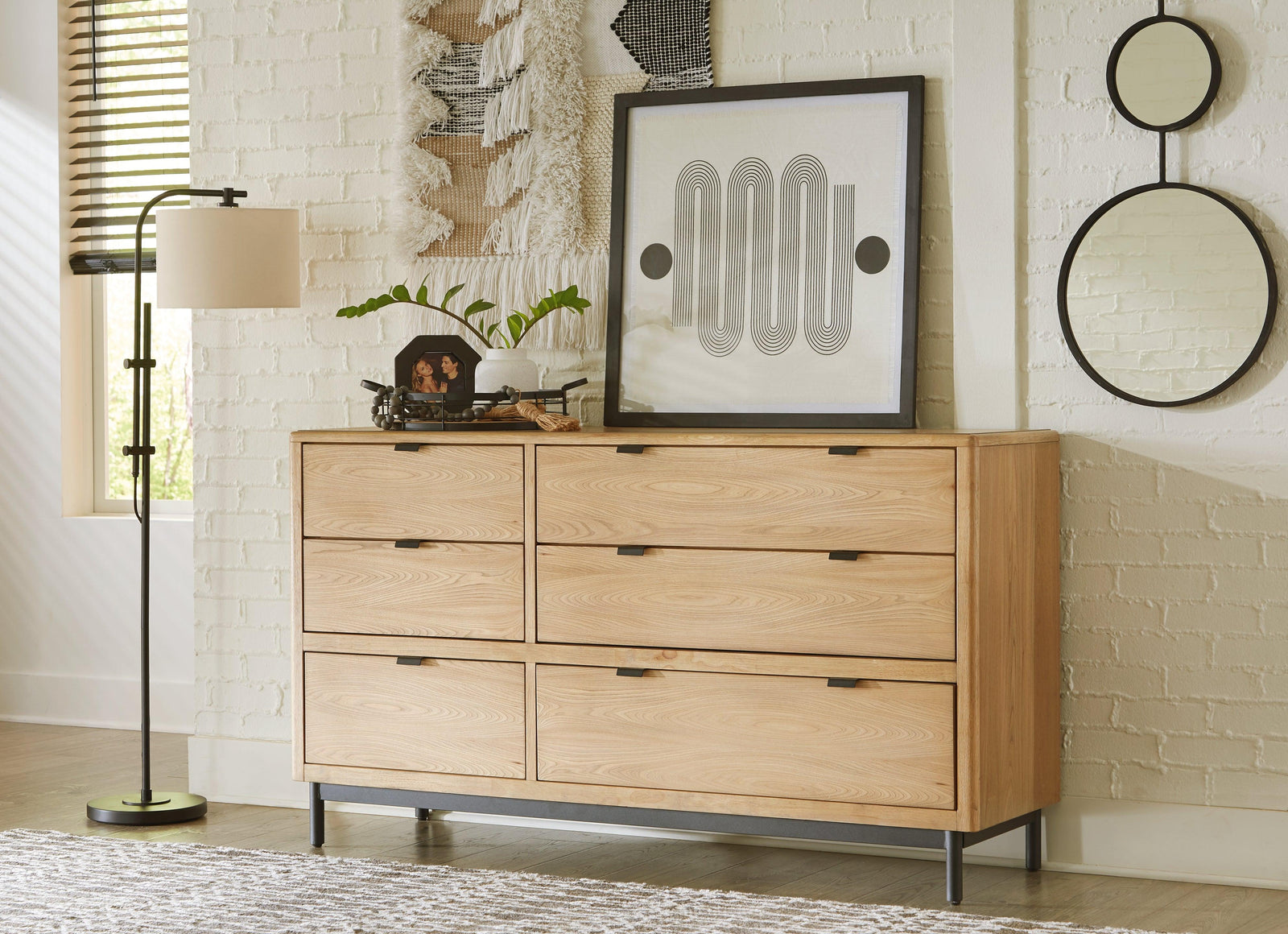 Freslowe Light Brown/black Dresser - Ella Furniture