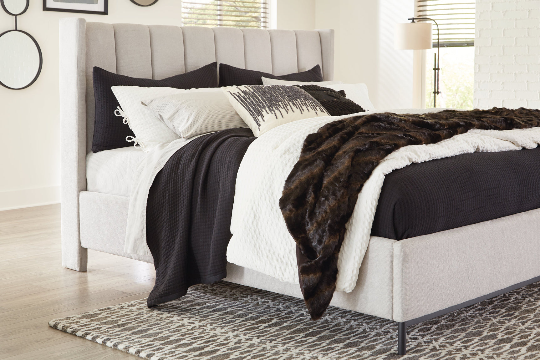 Freslowe White King Upholstered Bed