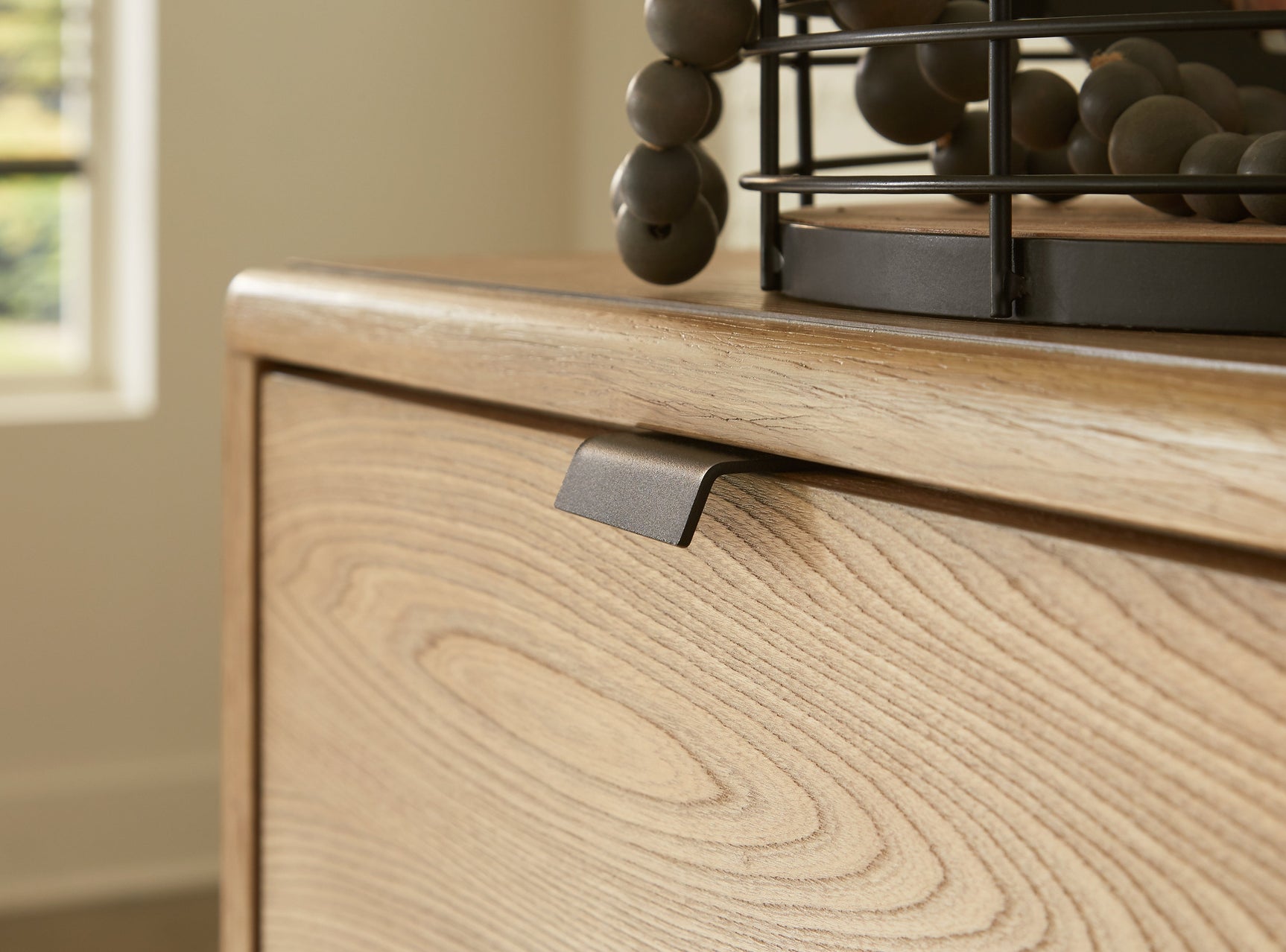 Freslowe Brown Black Dresser And Mirror