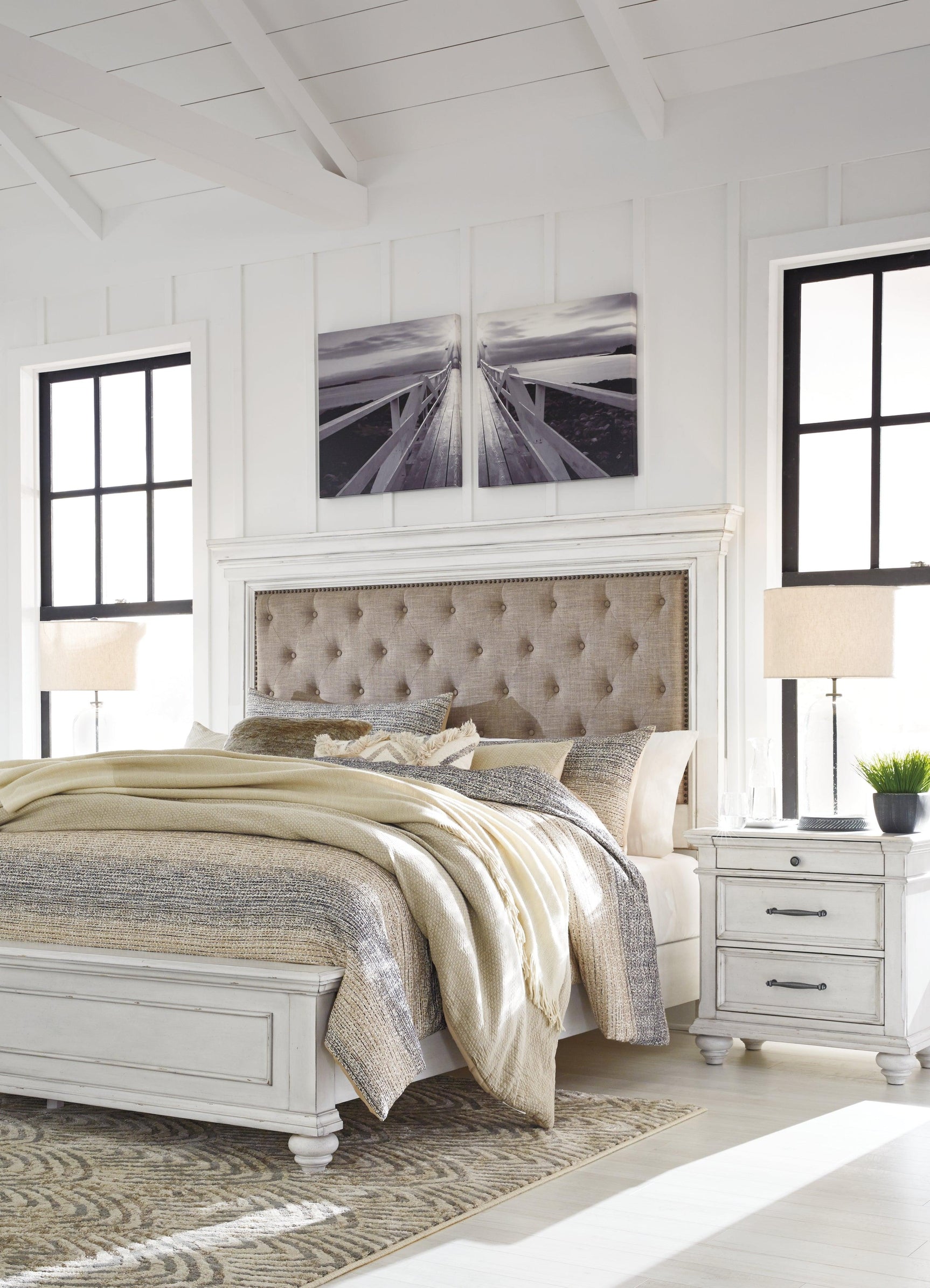 Mood lighting with Kanwyn bed