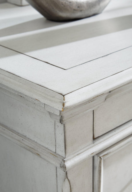 Kanwyn distressed whitewash finish detail