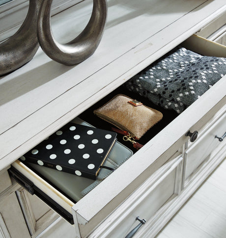Kanwyn dresser corner detail