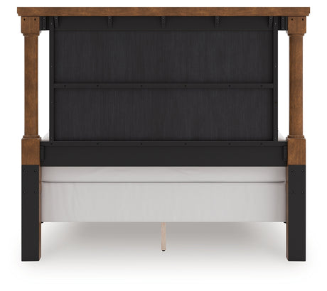 Alternate side view of Rowlenstown Queen Poster Bed