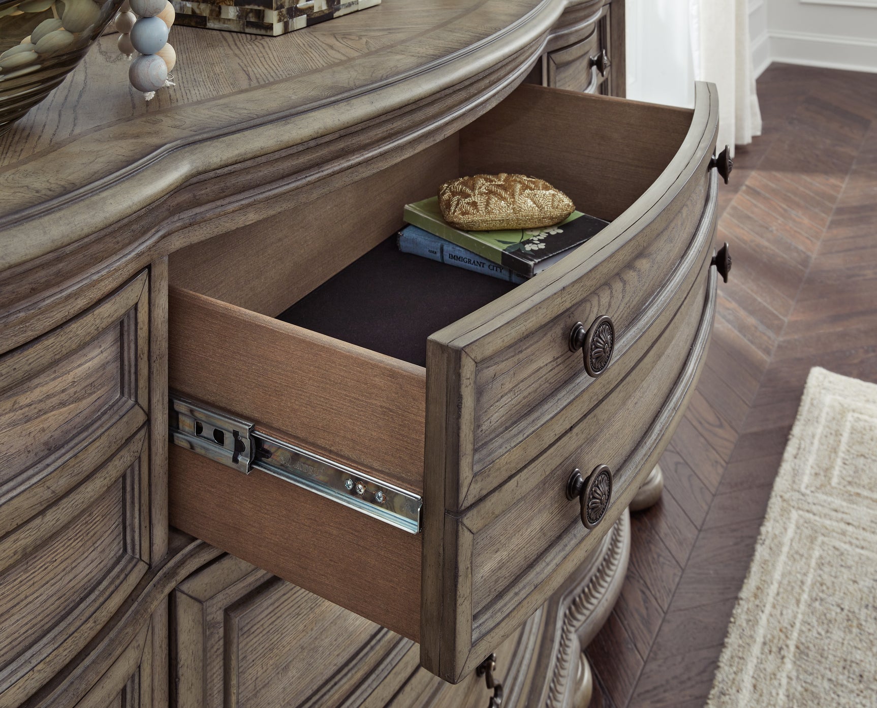 Close-up of ball-bearing drawer glide