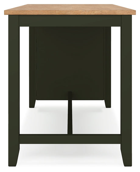 Side alternate view of Gesthaven dining table
