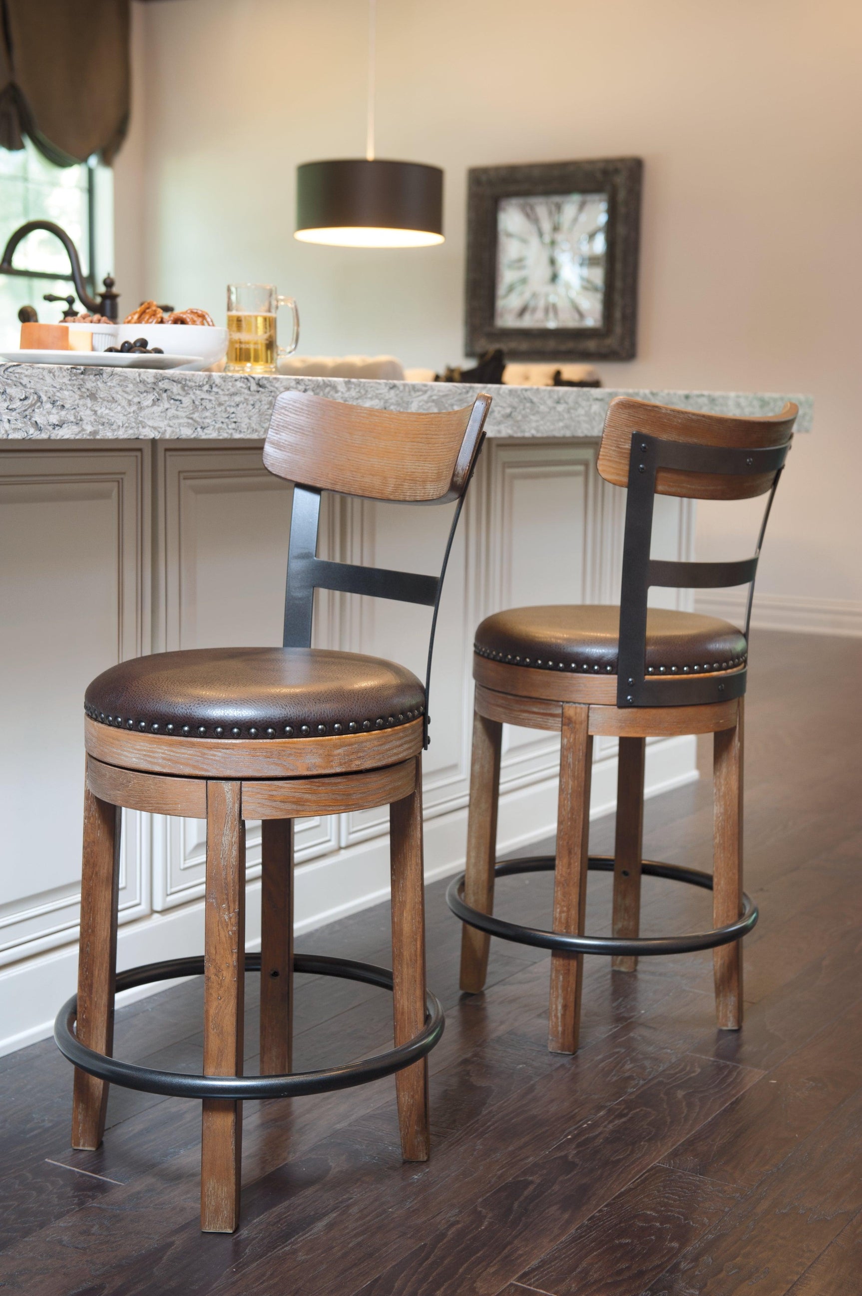 Pinnadel Light Brown Counter Height Bar Stool detail close-up