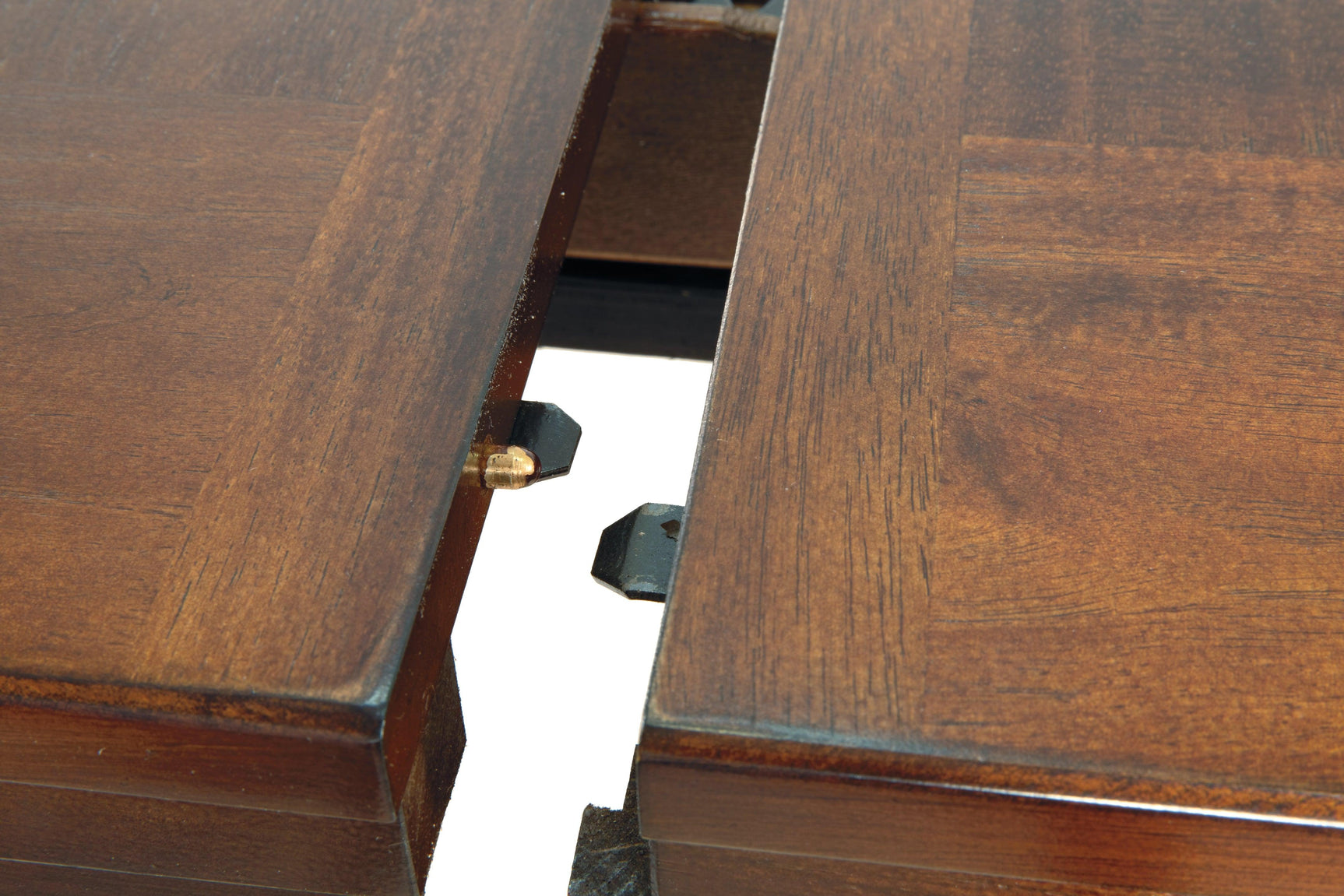 Detailed view of table edge