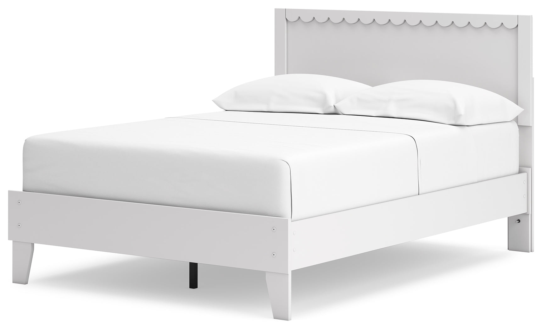 Close-up of scalloped headboard on Hallityn bed