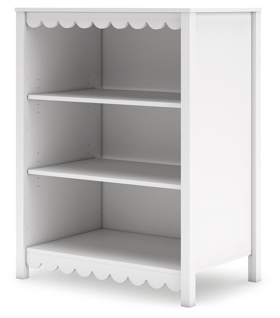Hallityn Bookcase detailed view of scalloped edge