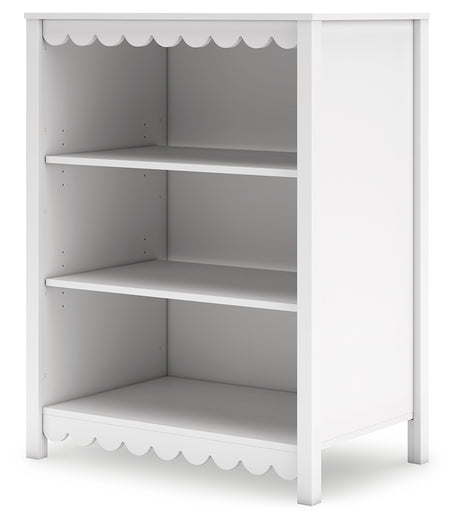 Hallityn Bookcase detailed view of scalloped edge