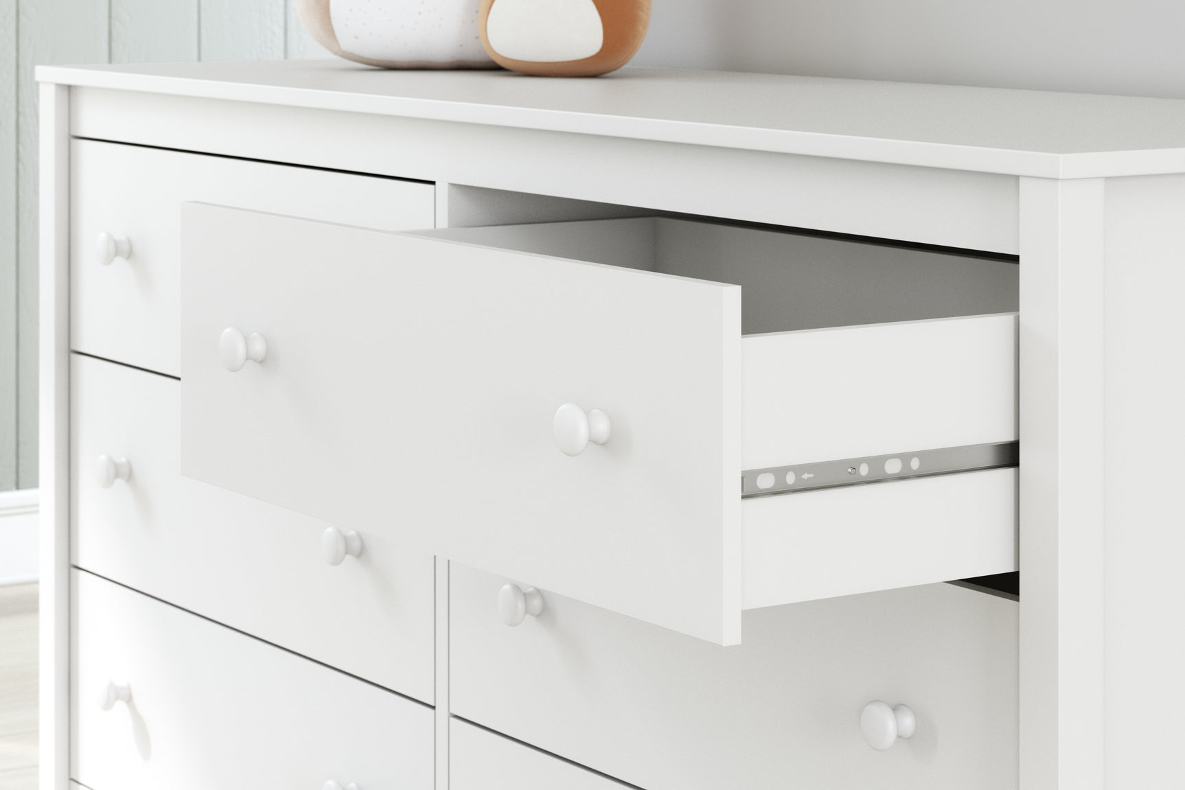 Hallityn White Dresser hardware detail