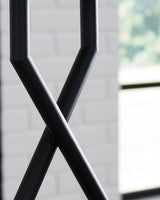 Black painted finish detail on lamp base