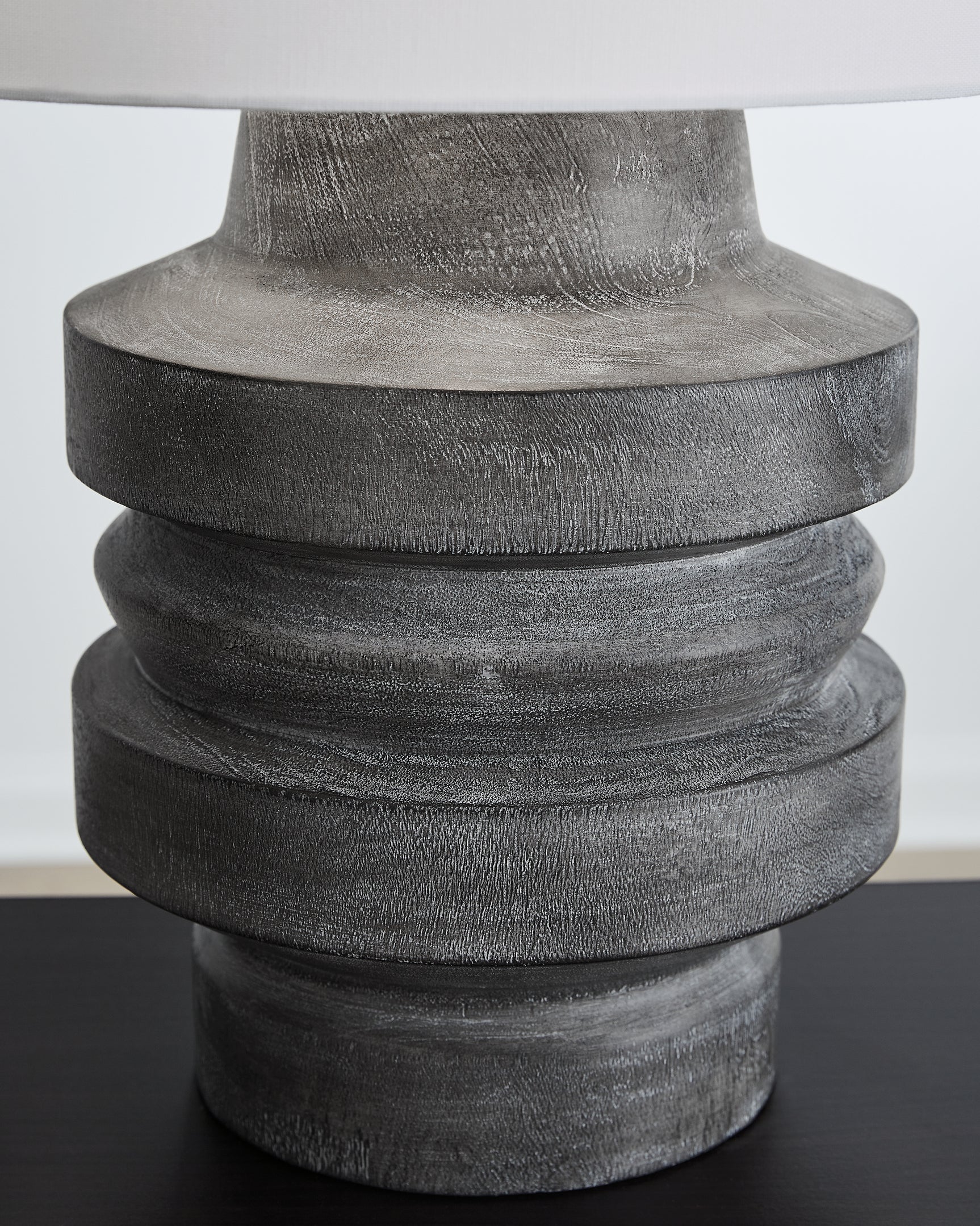 Wahida lamp base detail