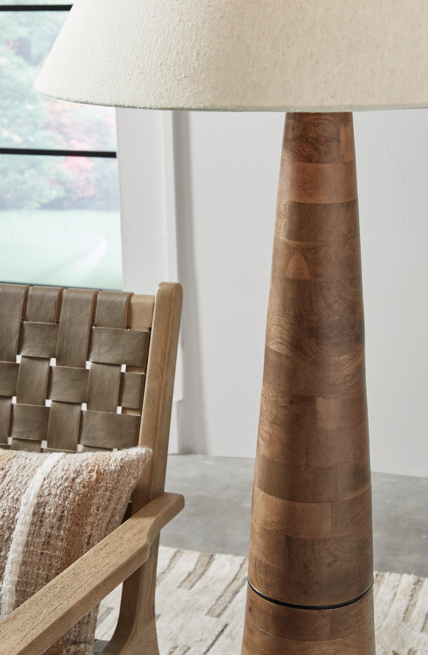 Wood base detail of Danset floor lamp