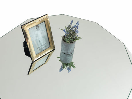 Amy Mirrored Coffee Table corner close-up