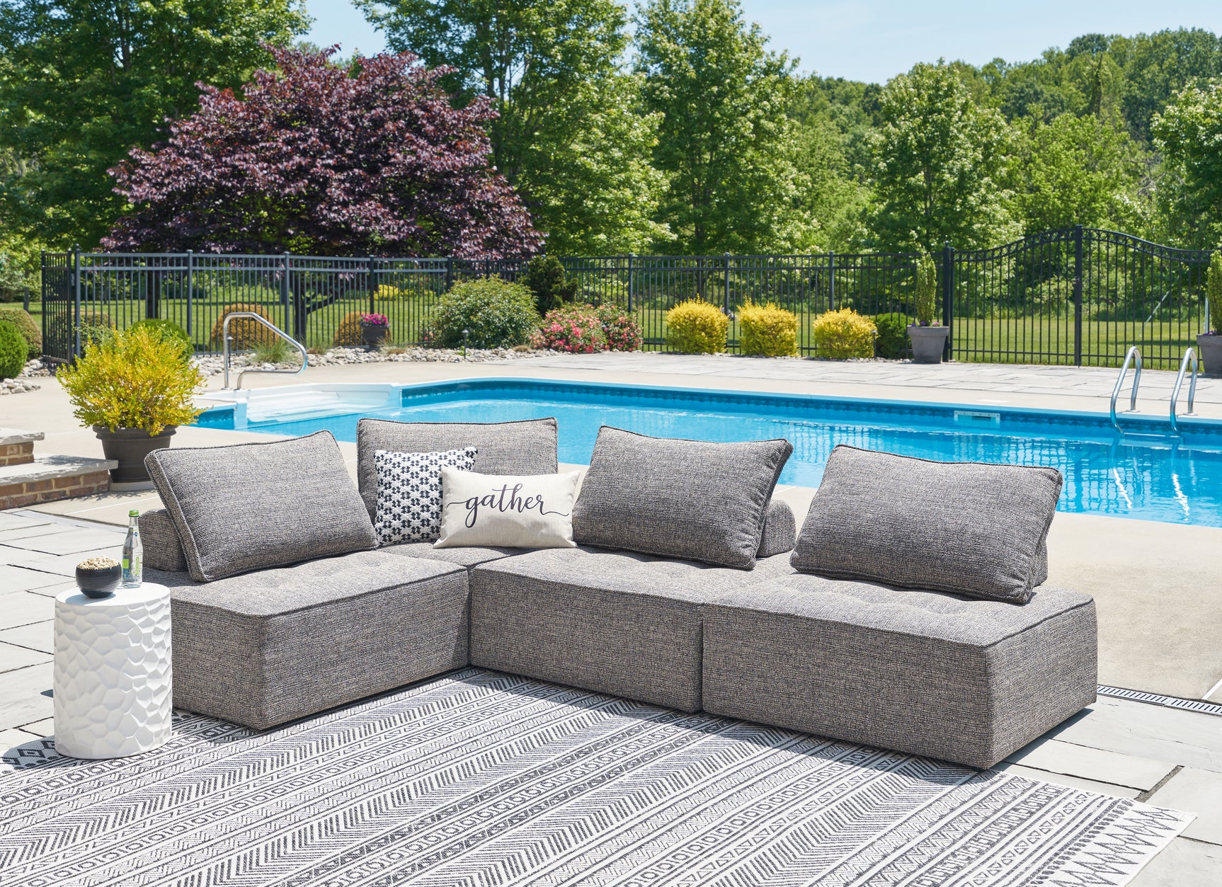 Bree Brown Zee 4-Piece Outdoor Sectional with End Table