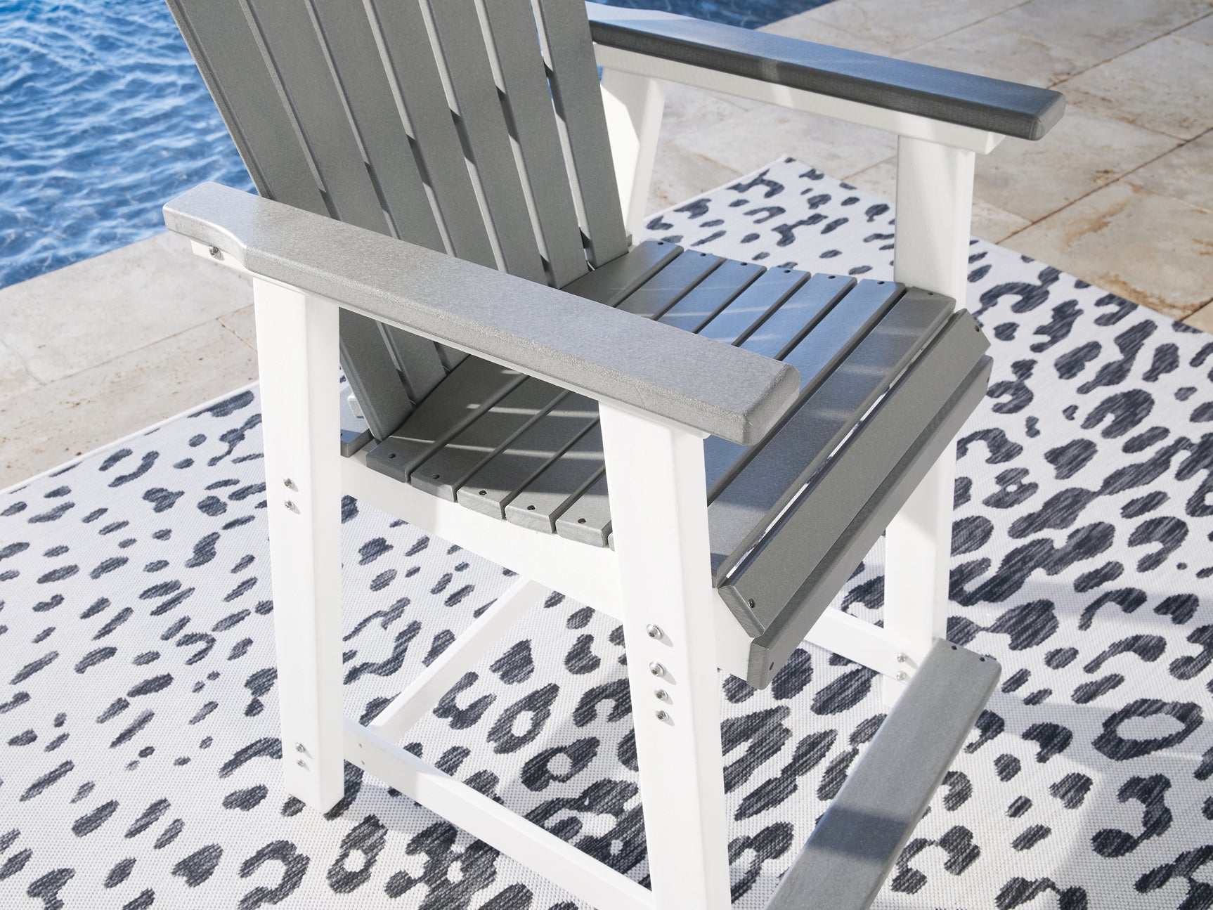 Details of Transville dining table finish and construction