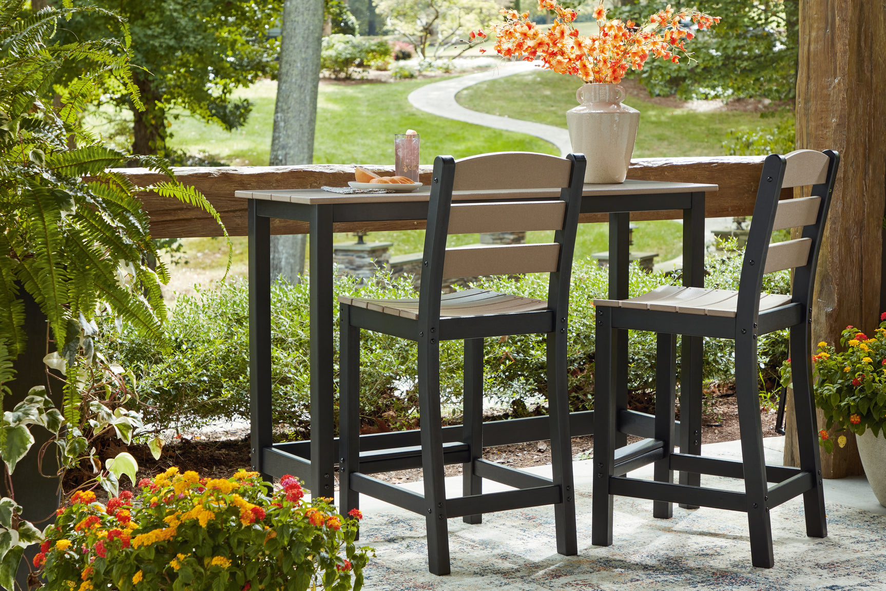 Shoreline Beach outdoor counter table countertop detail