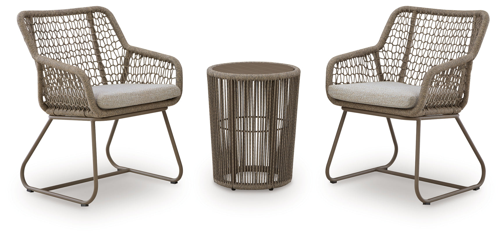 Majors Beach Outdoor chair angled view showing rope detailing