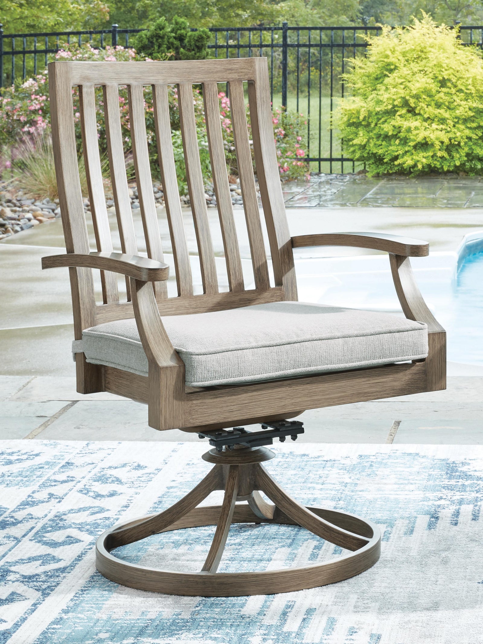 Rainier Brown/Beige Ranch Outdoor Dining Table and 4 Chairs