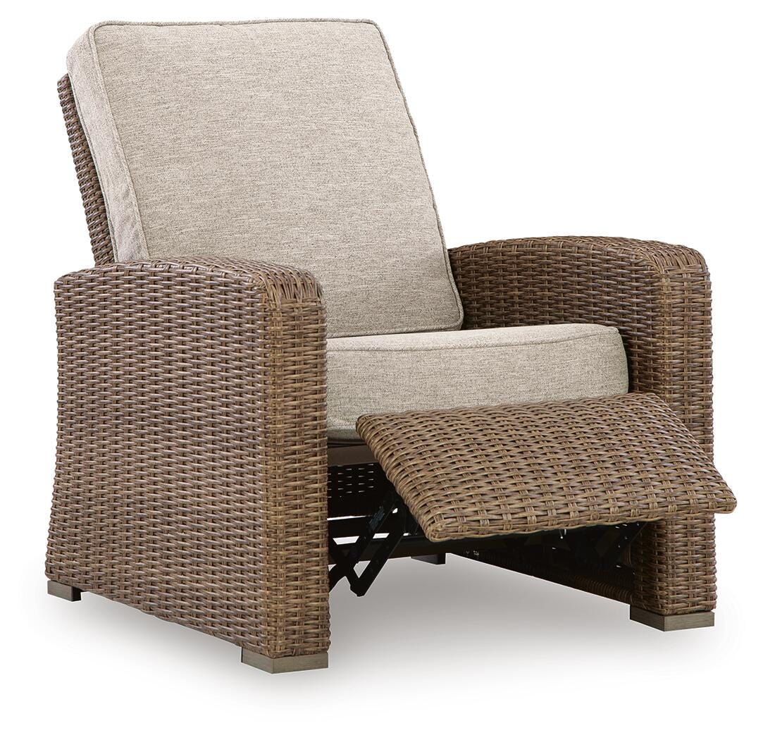 Laguna Heights Outdoor Recliner close-up of reclining feature