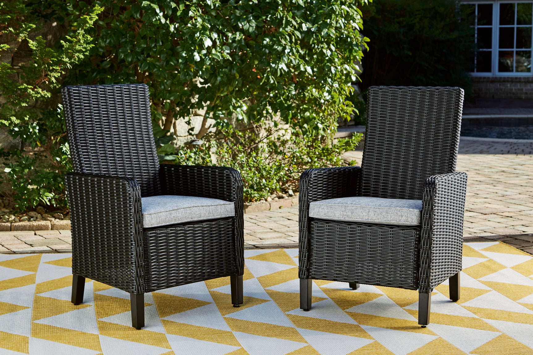 Beachcroft Black/Light Gray 2 Outdoor Chairs with End Table