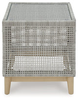 End table top surface in gray resin wicker