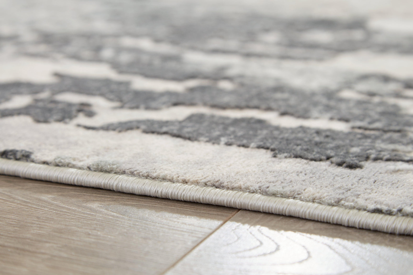 Mazatl Multi 7'10" x 10'2" Rug pile texture detail