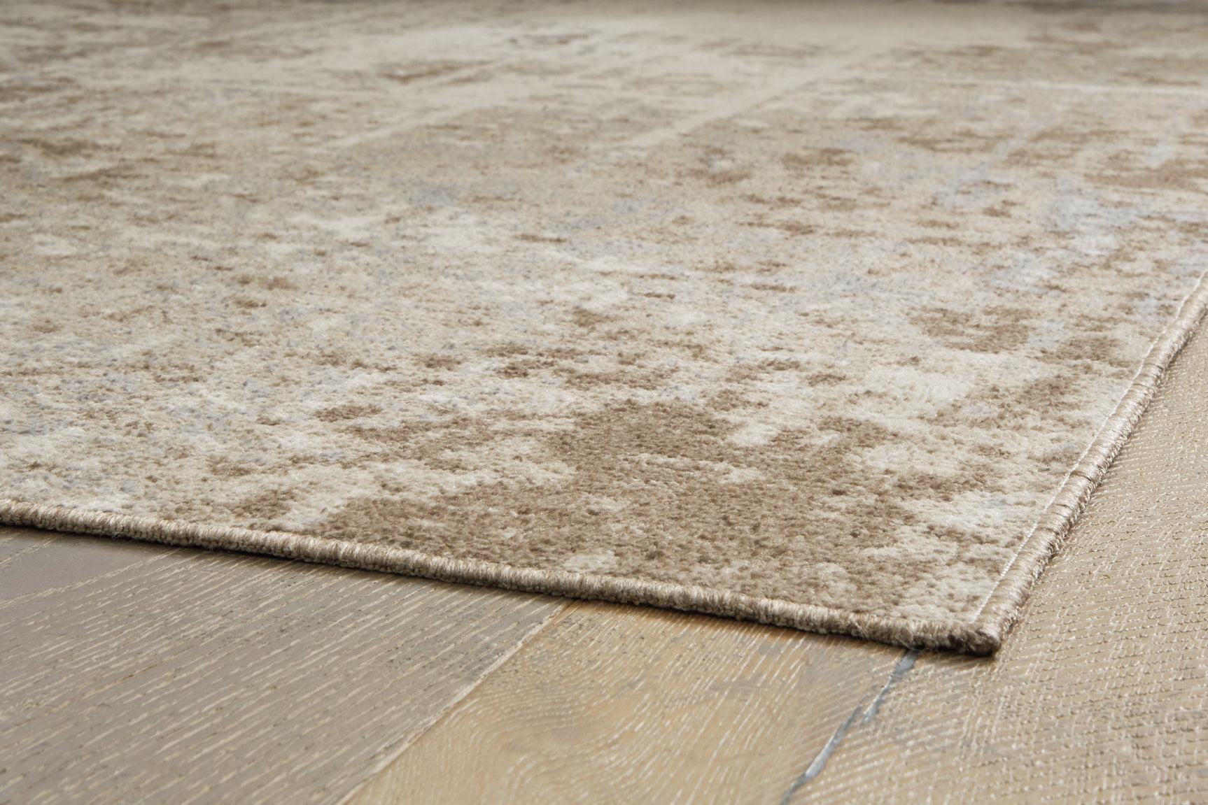 Close-up of Grifflain rug pile and pattern