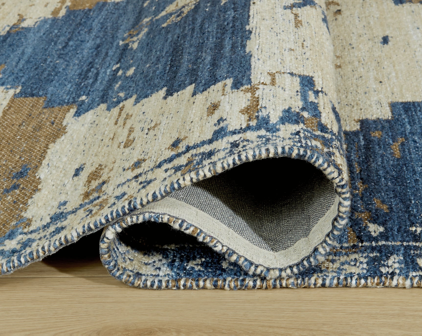 Rolled edge detail of Varnler rug