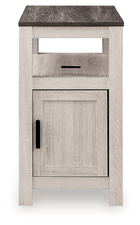 Fendenmore Chairside End Table head-on view