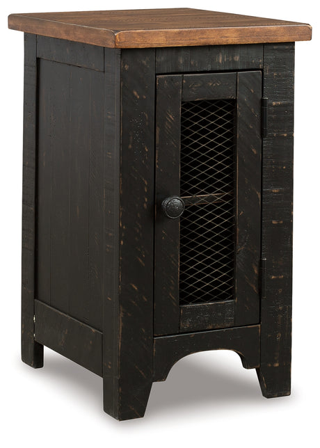 Rustic details on Valebeck table corners with industrial brackets