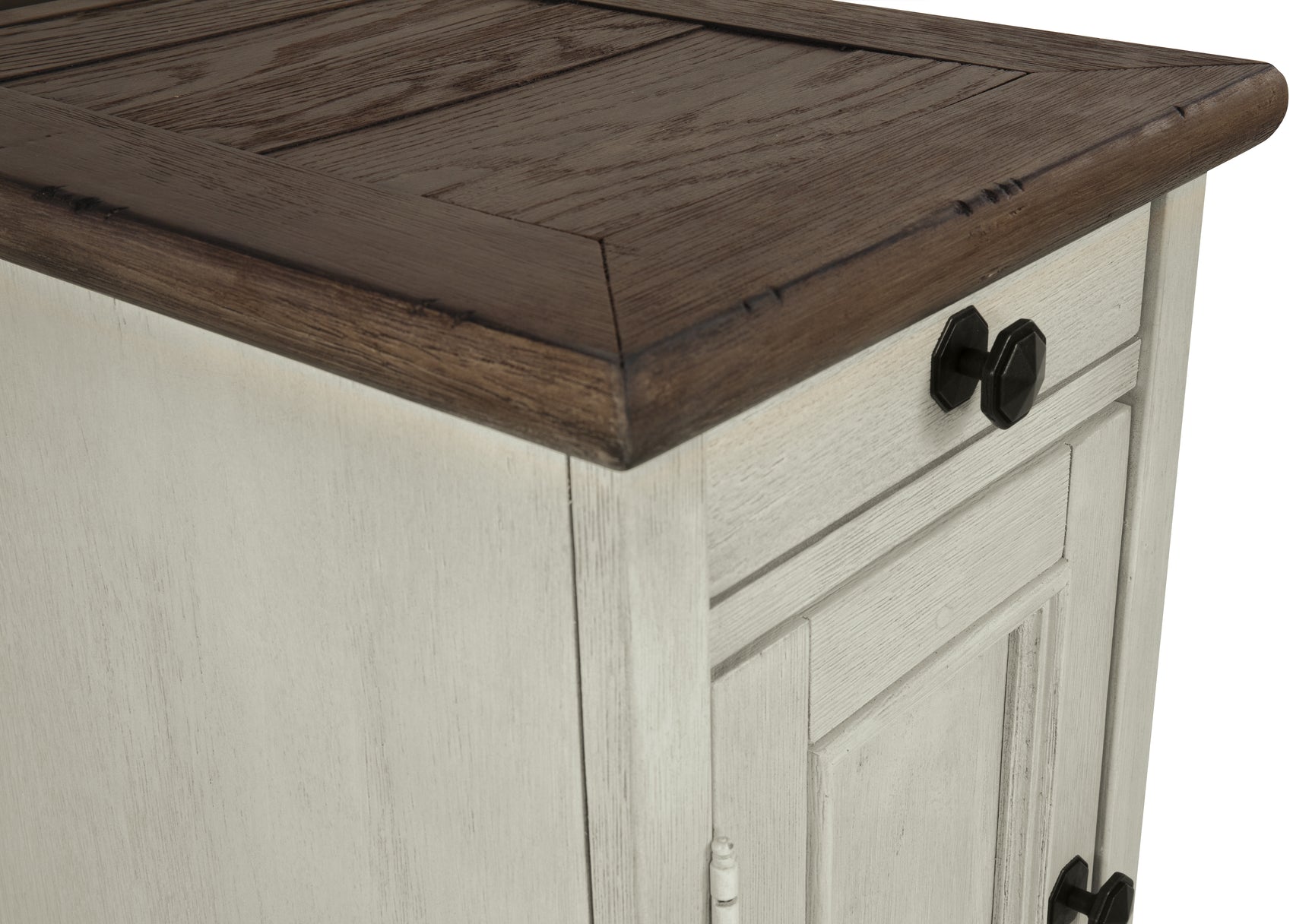 Bolanburg end table side detail