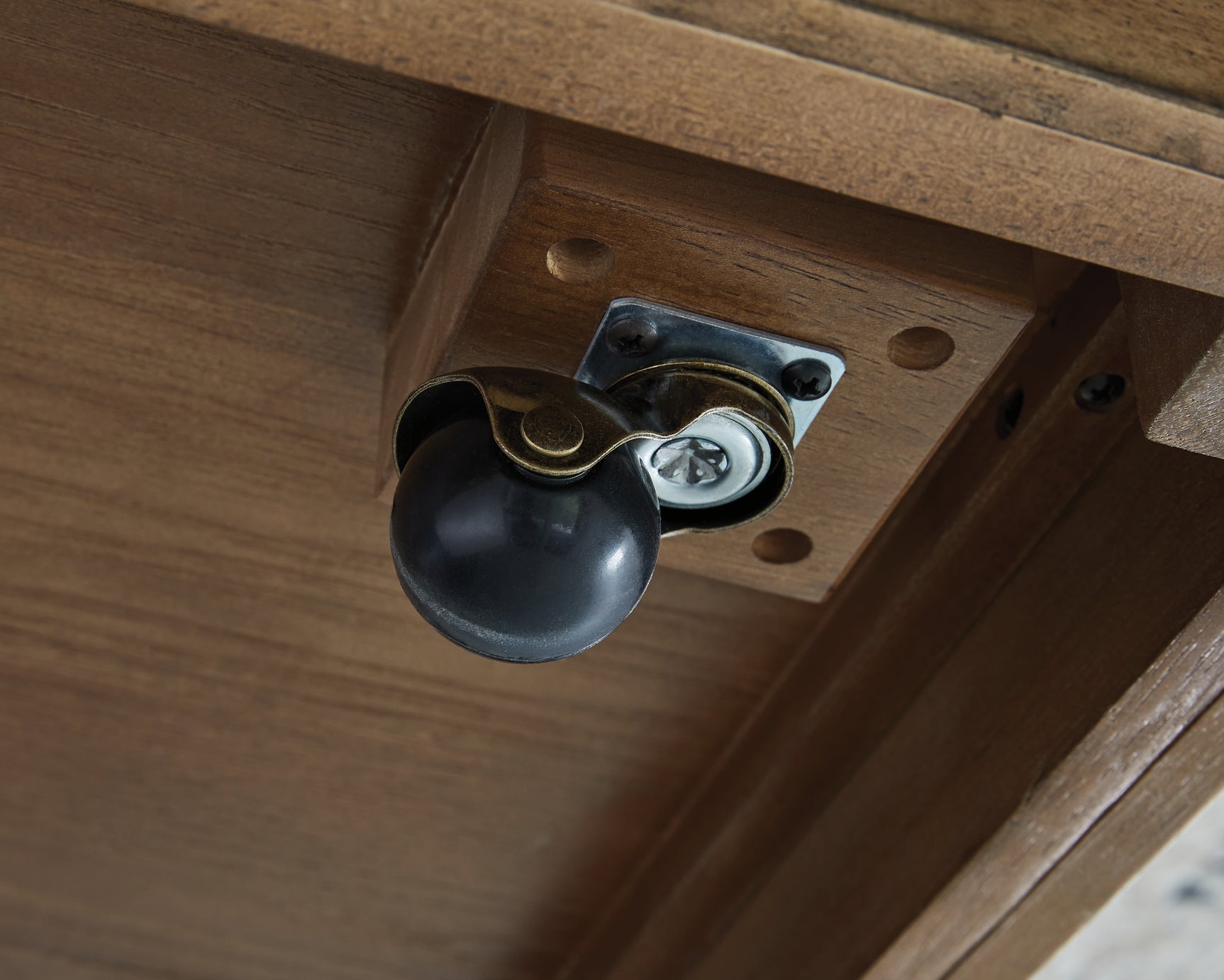 Sharlance coffee table caster detail