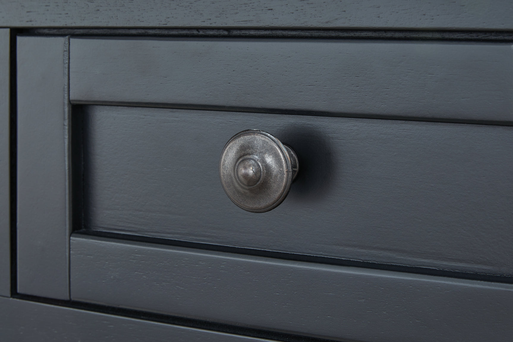 Wildenauer coffee table knob hardware close-up