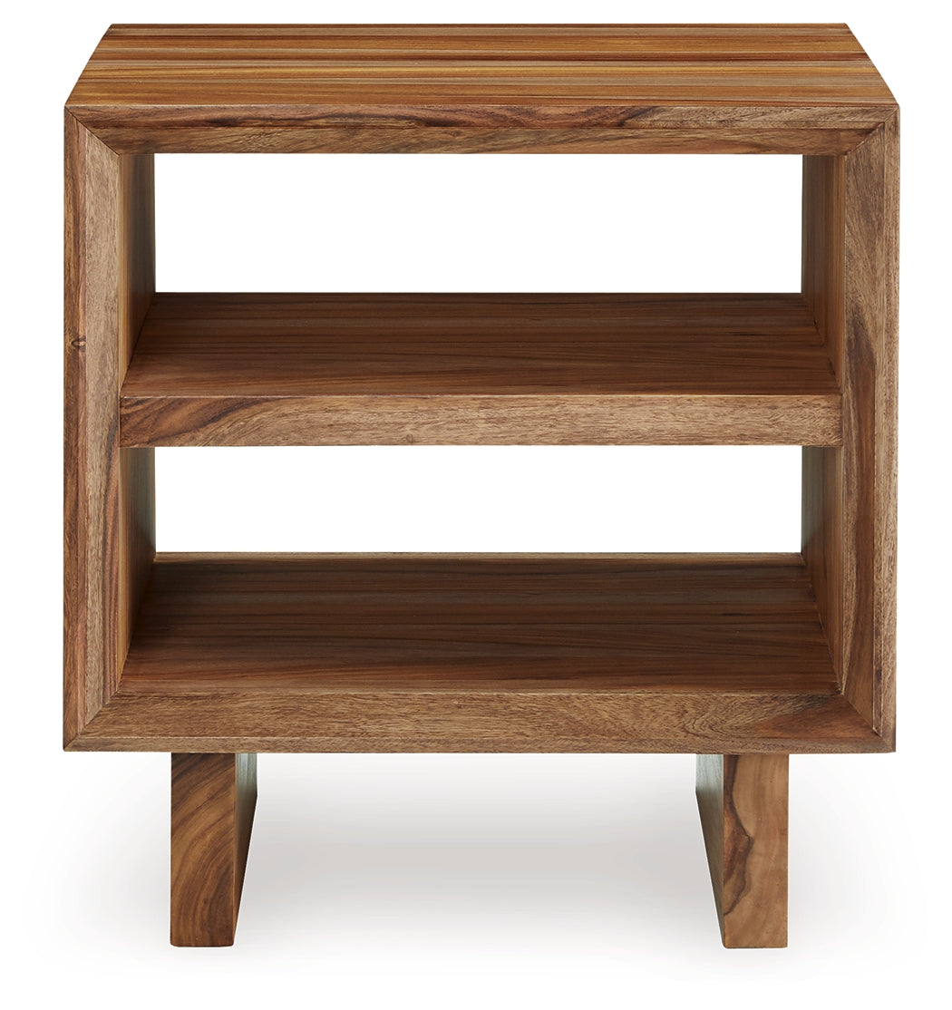 Dressonni set assembled with coffee table and two end tables