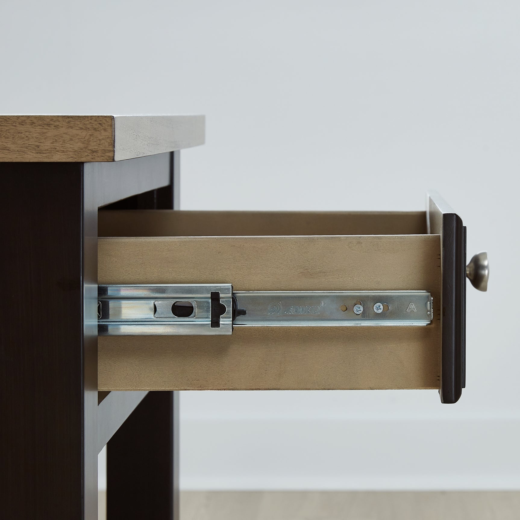 Drazmine End Table tabletop close-up