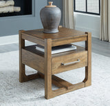 Cabalynn set detail with rustic style