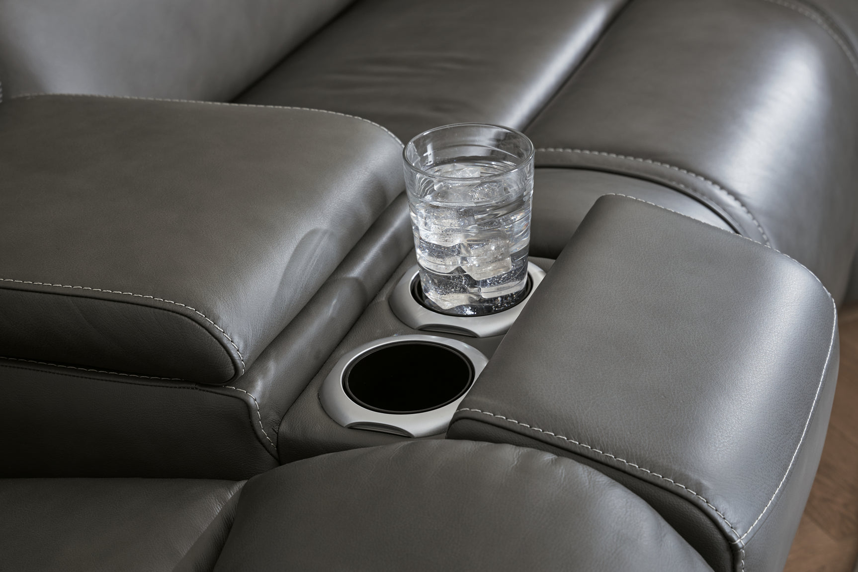 Easy View adjustable headrest detail