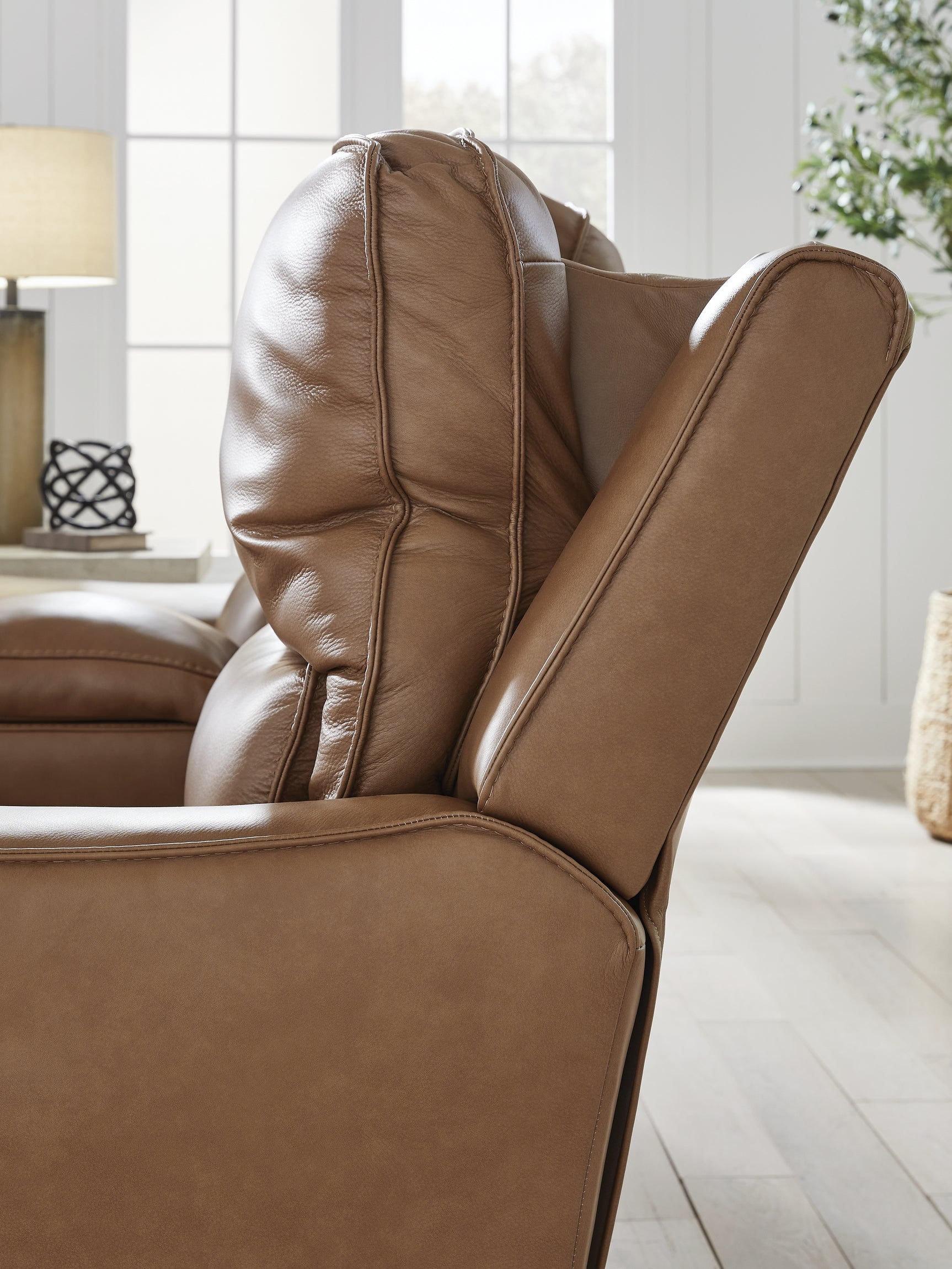 Adjustable headrest detail on DeepWakes sofa