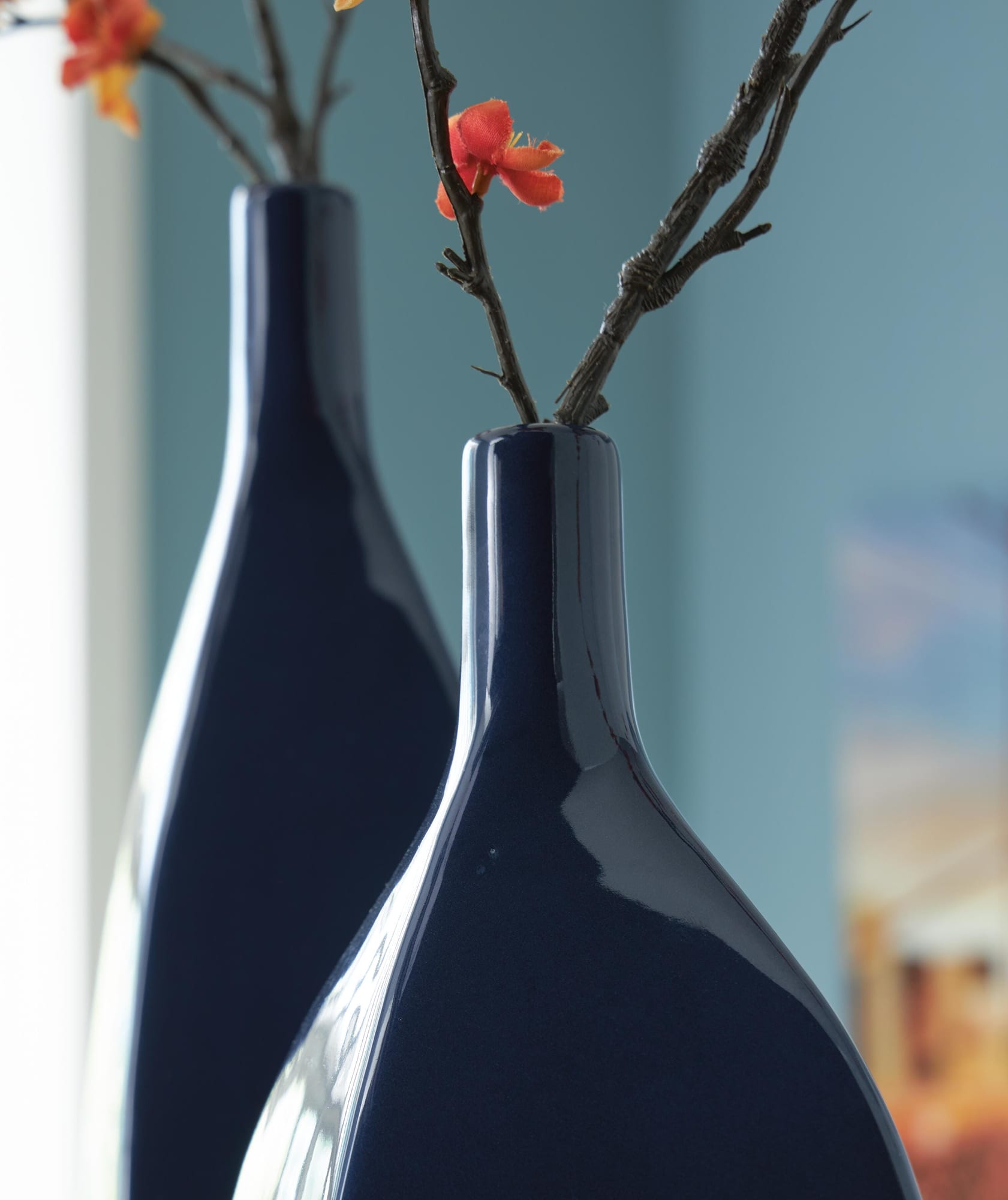 Abtinson Navy Vase detail view