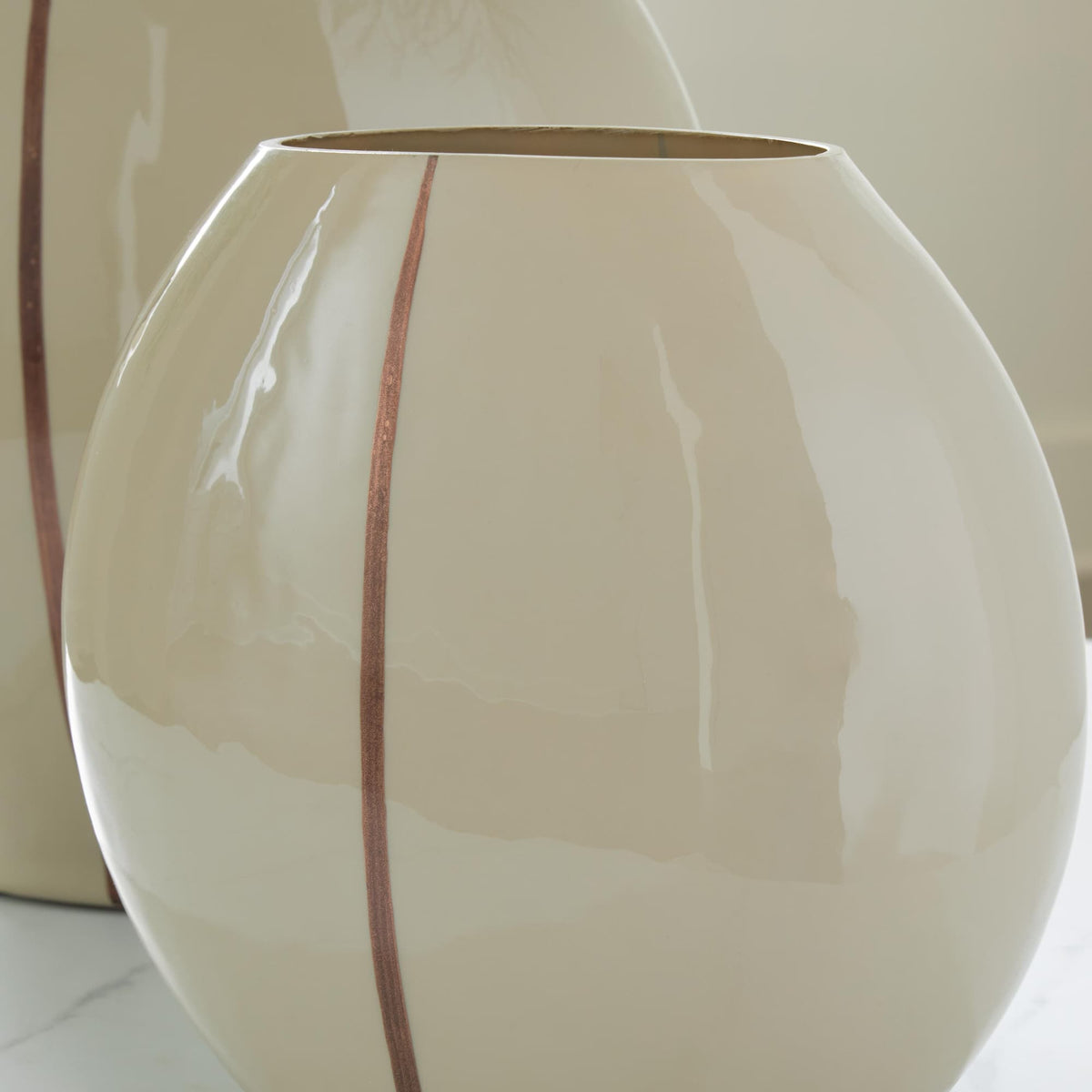 Sheabourne Cream Vase — detail view