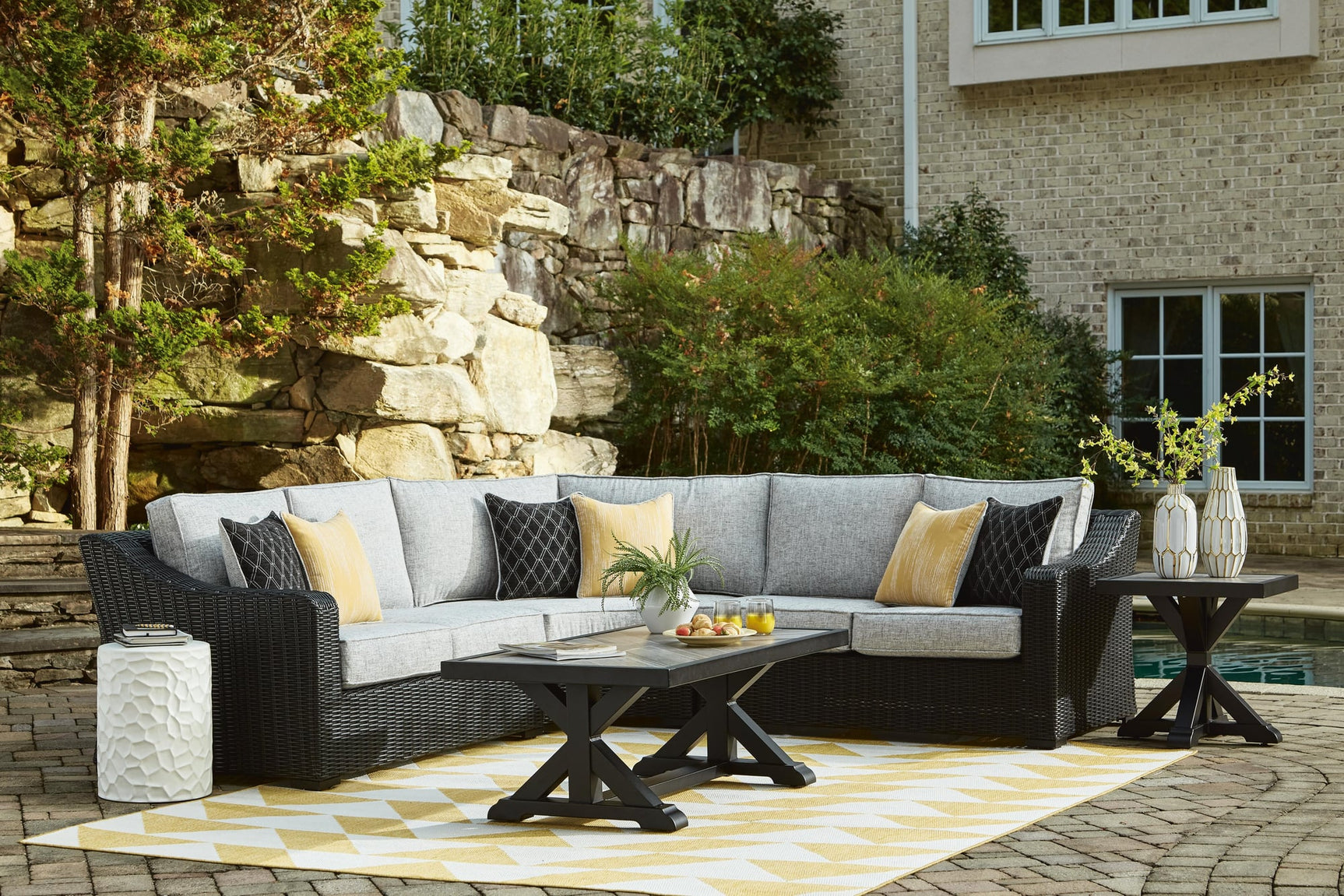 Beachcroft Black/Light Gray 3-Piece Outdoor Sectional - image 1