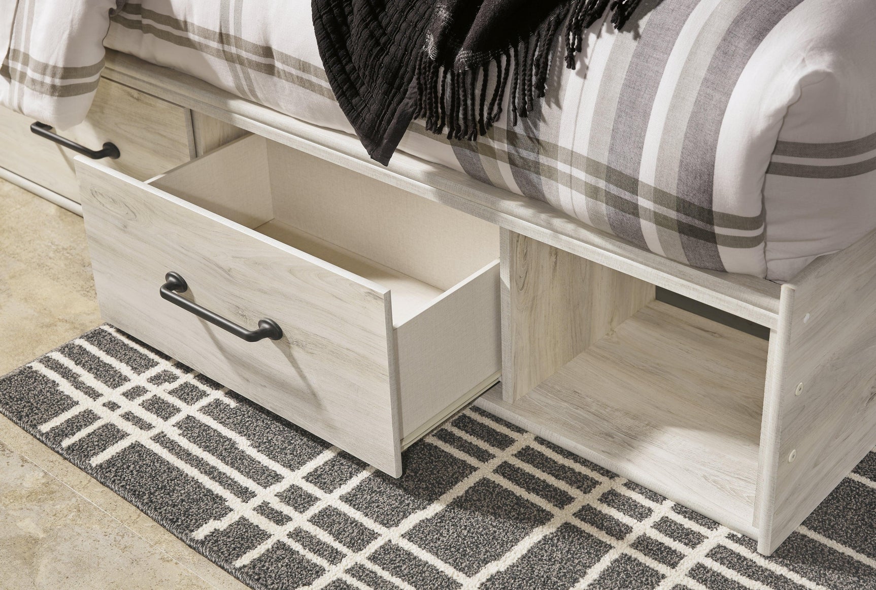 Cambeck Whitewash Panel Storage Bedroom Set bed main view