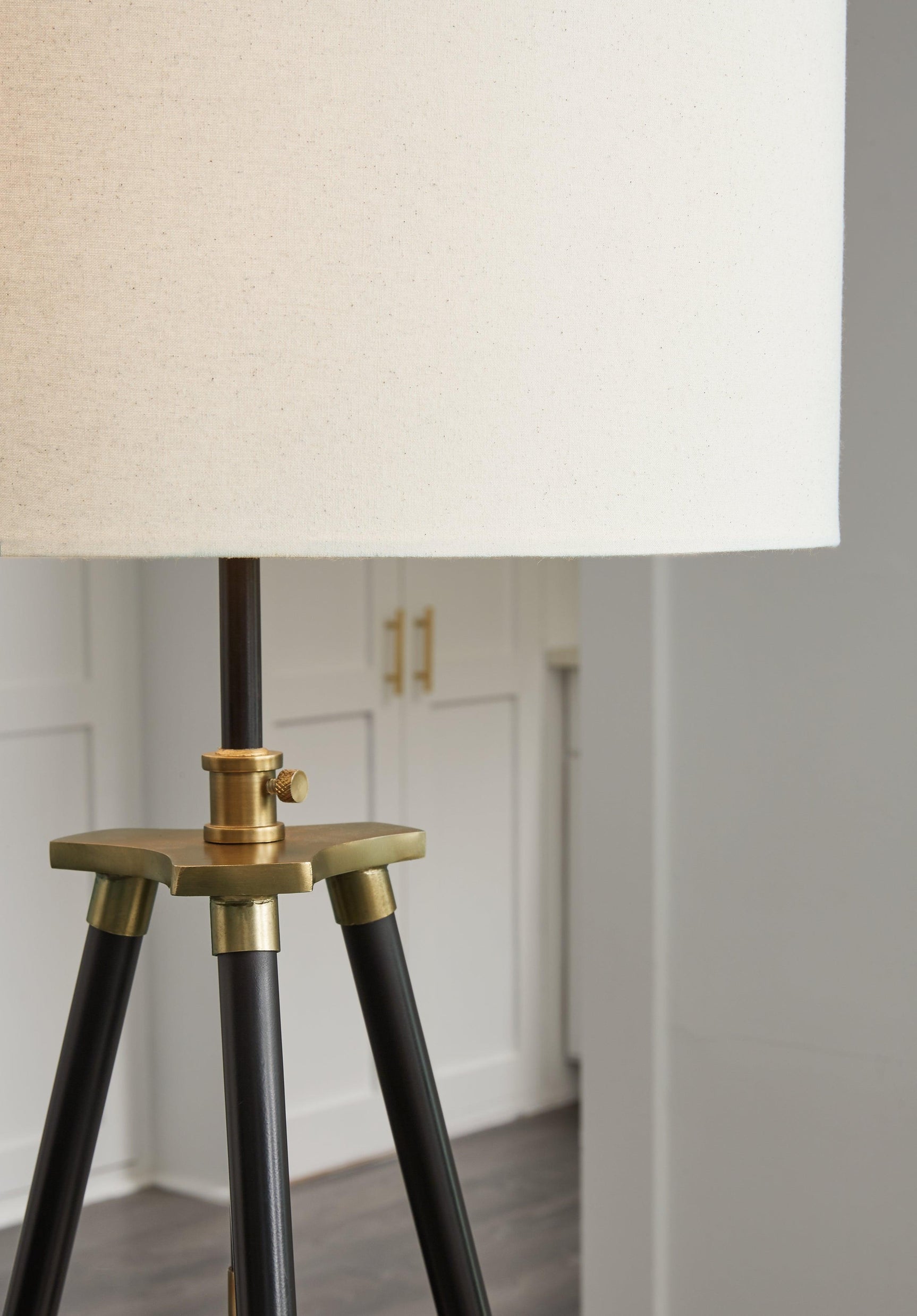 Cashner Black/gold Finish Floor Lamp - Ella Furniture
