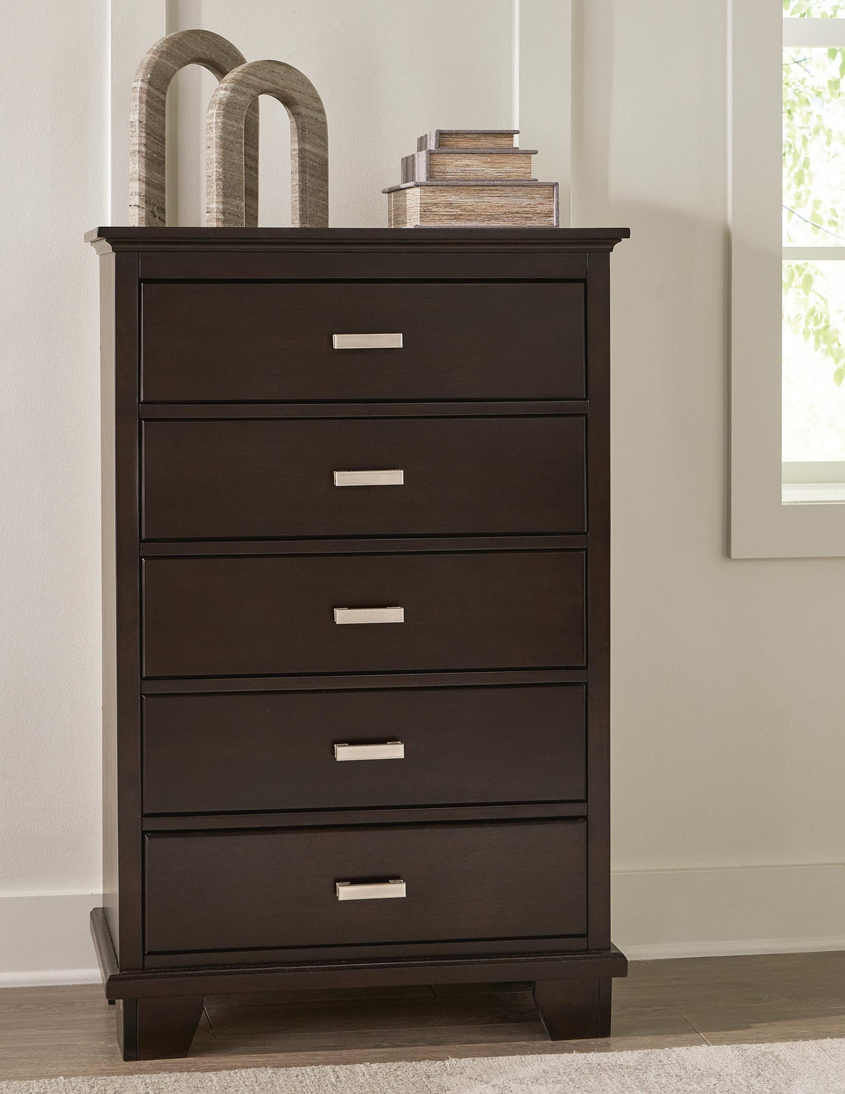 Covetown Dark Brown Panel Bedroom Set Full 4: Bed, Dresser, Mirror, Chest from Decor Furniture