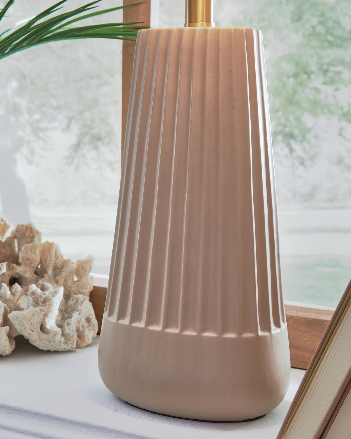 Dellner Mocha Table Lamp detail view